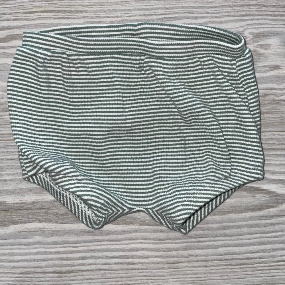 ⭐️6 Months Carters Baby Boys or Baby Girls Diaper Cover ⭐️